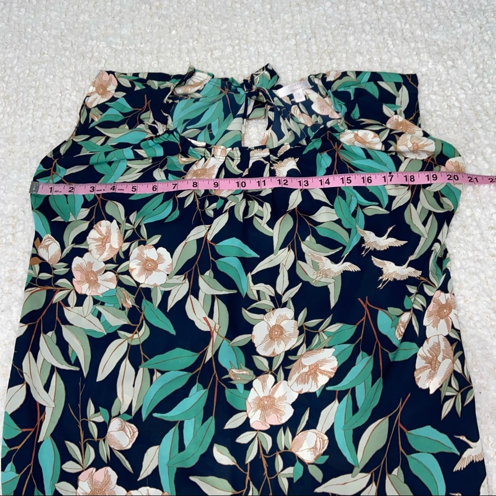 ✨ LC Lauren Conrad Floral Blouse – Feminine & Chic ✨ - Picture 7 of 8